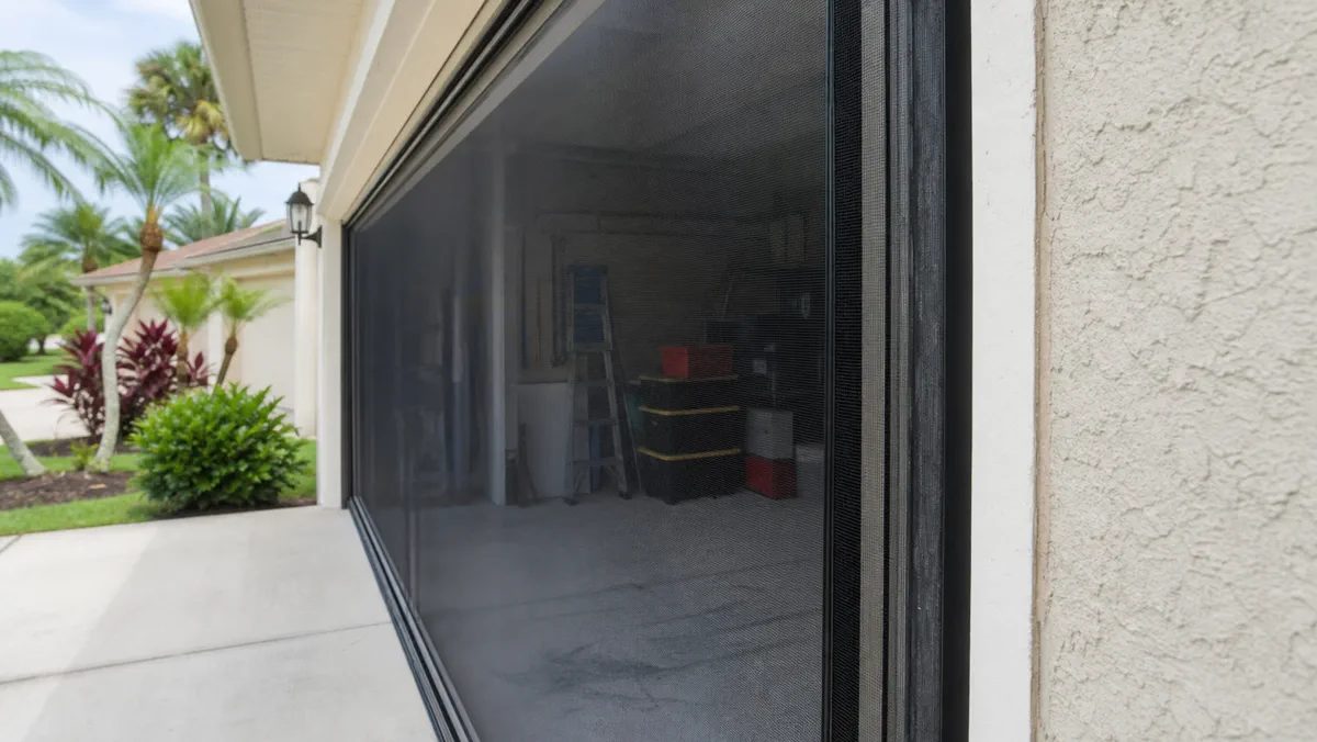 Port St. Lucie garage screens work detail